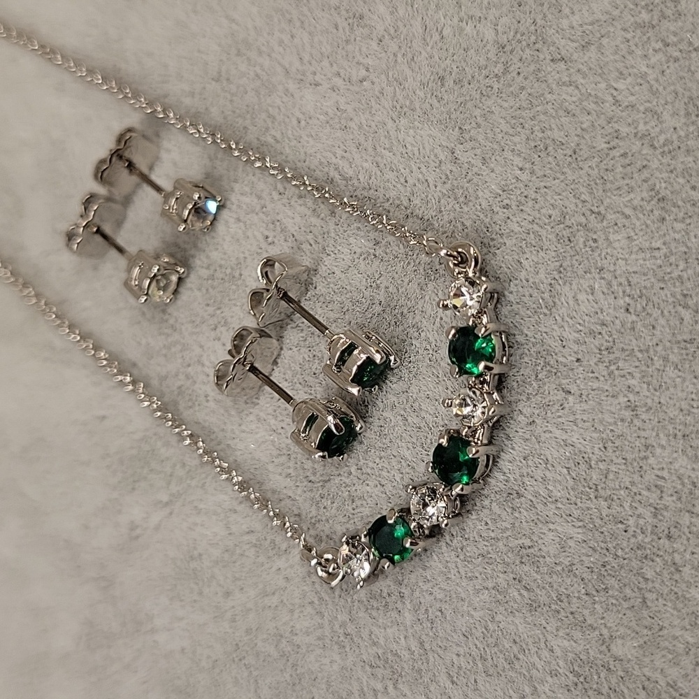 AVON Silver Tone May Birthstone Necklace and Earrings Set Emerald Green